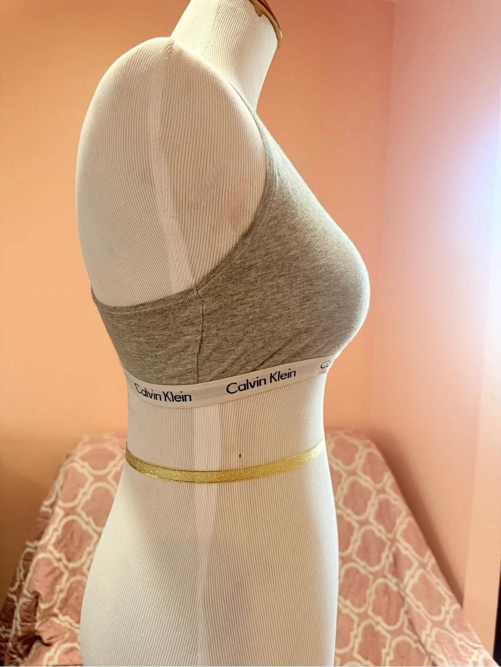 Calvin Klein Women's Grey Bralette - Comfortable Everyday Support size M